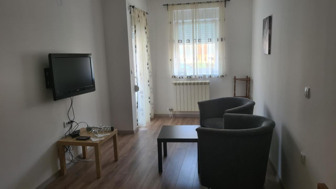 Aerodrom Apartmani Surcin Surčin Exterior foto